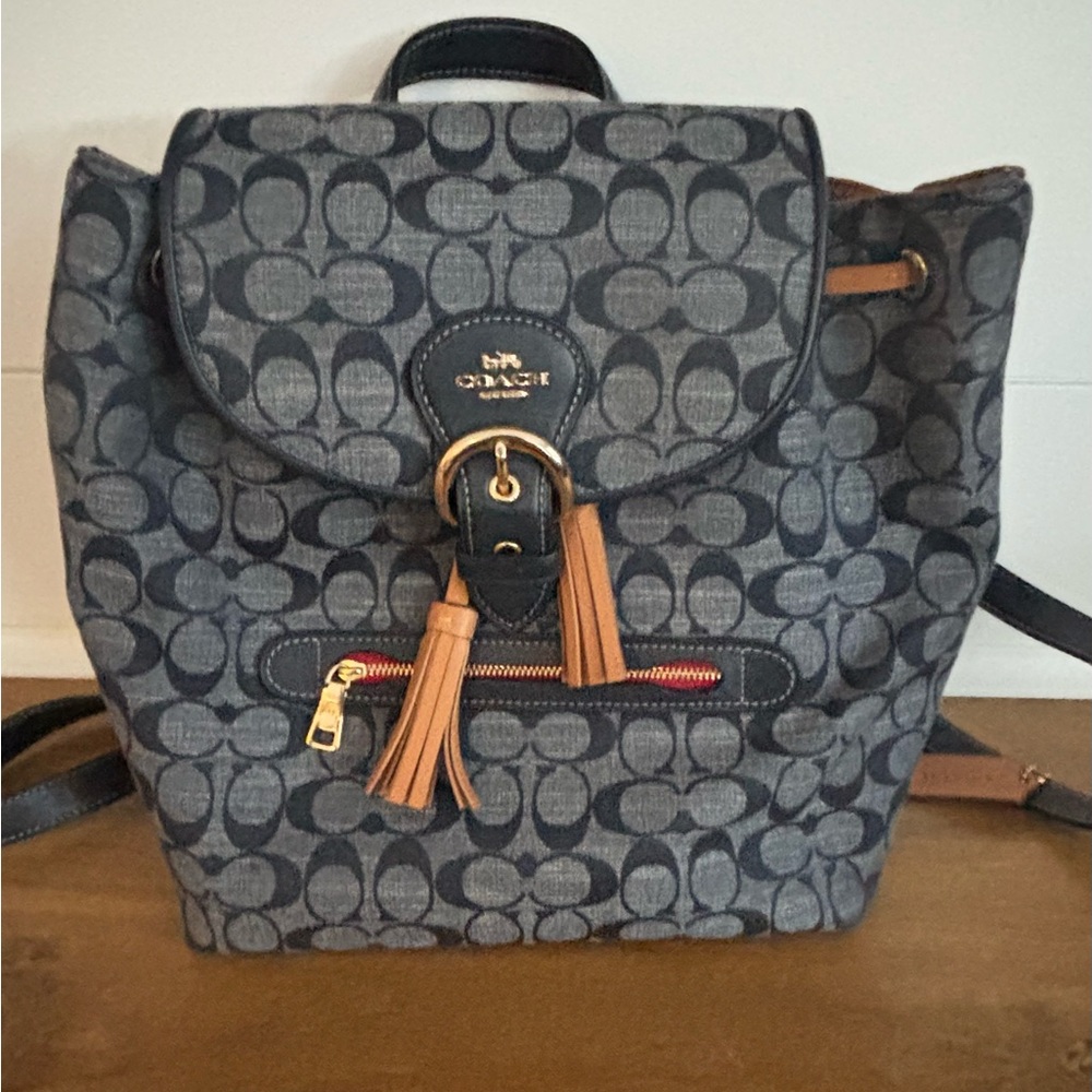 COACH Kleo Backpack in Signature Blue/gold Chambray - 10" x 11" x 6.25 - Picture 2 of 8